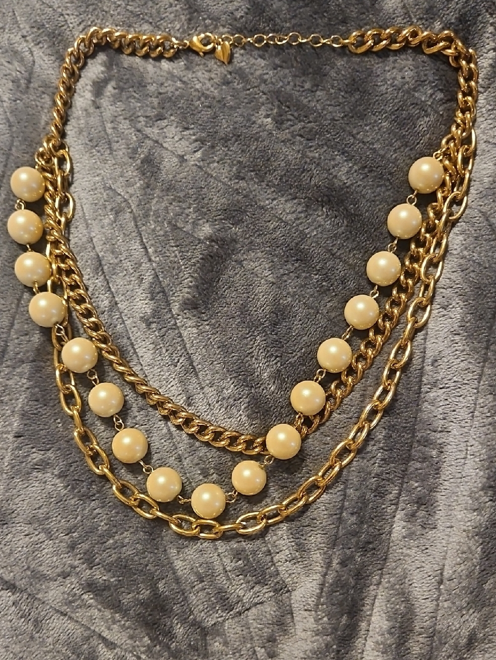 Signed VinatgeCaroleeGold-Tone Multi-Strand Pearl Station Necklace - Cream Beads